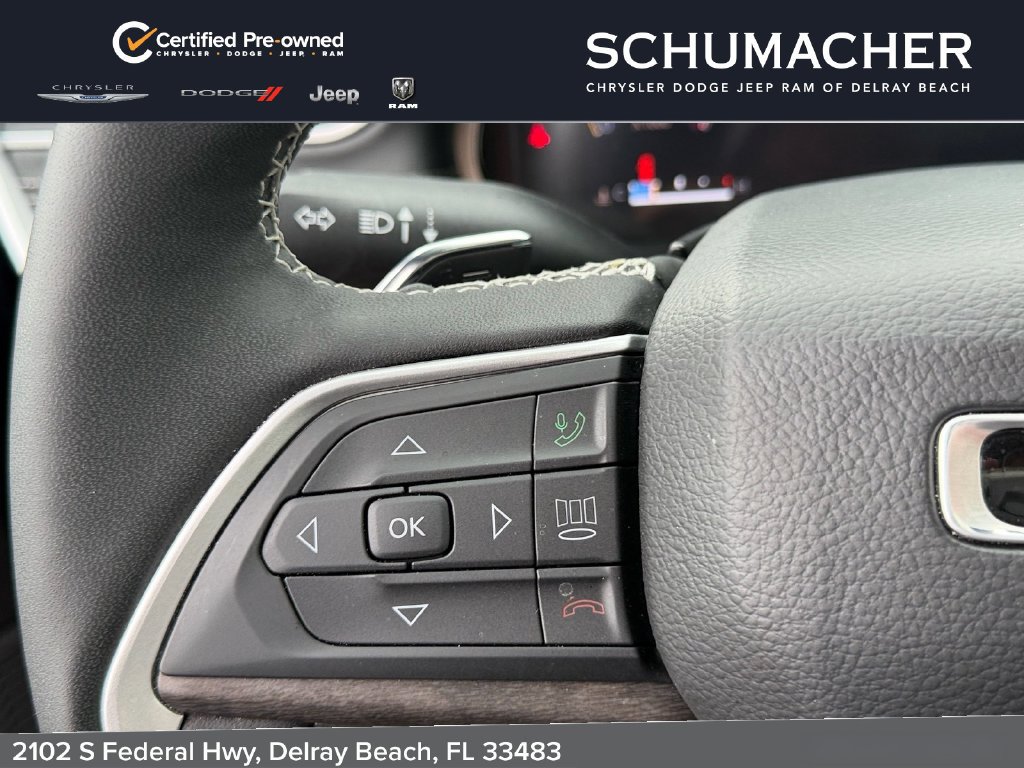 Used 2025 Jeep Grand Cherokee Limited w/ Black Appearance Package AWD/4WD image 22