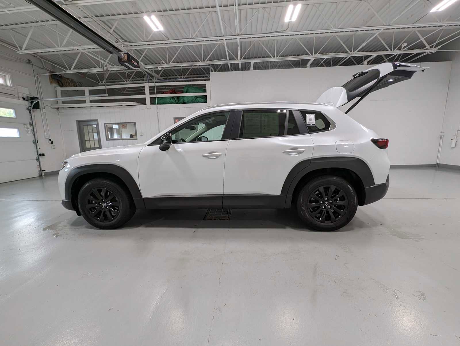 Used 2025 MAZDA CX-50 AWD 2.5 S w/ Preferred Package image 11