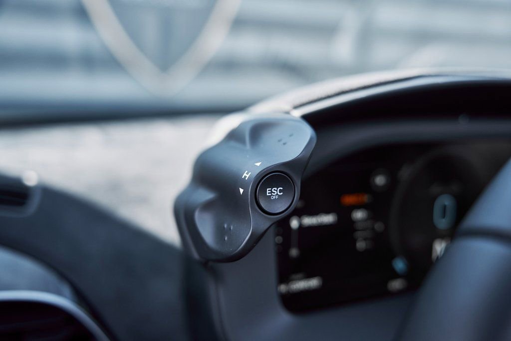 Used 2025 McLaren Artura Spider image 62