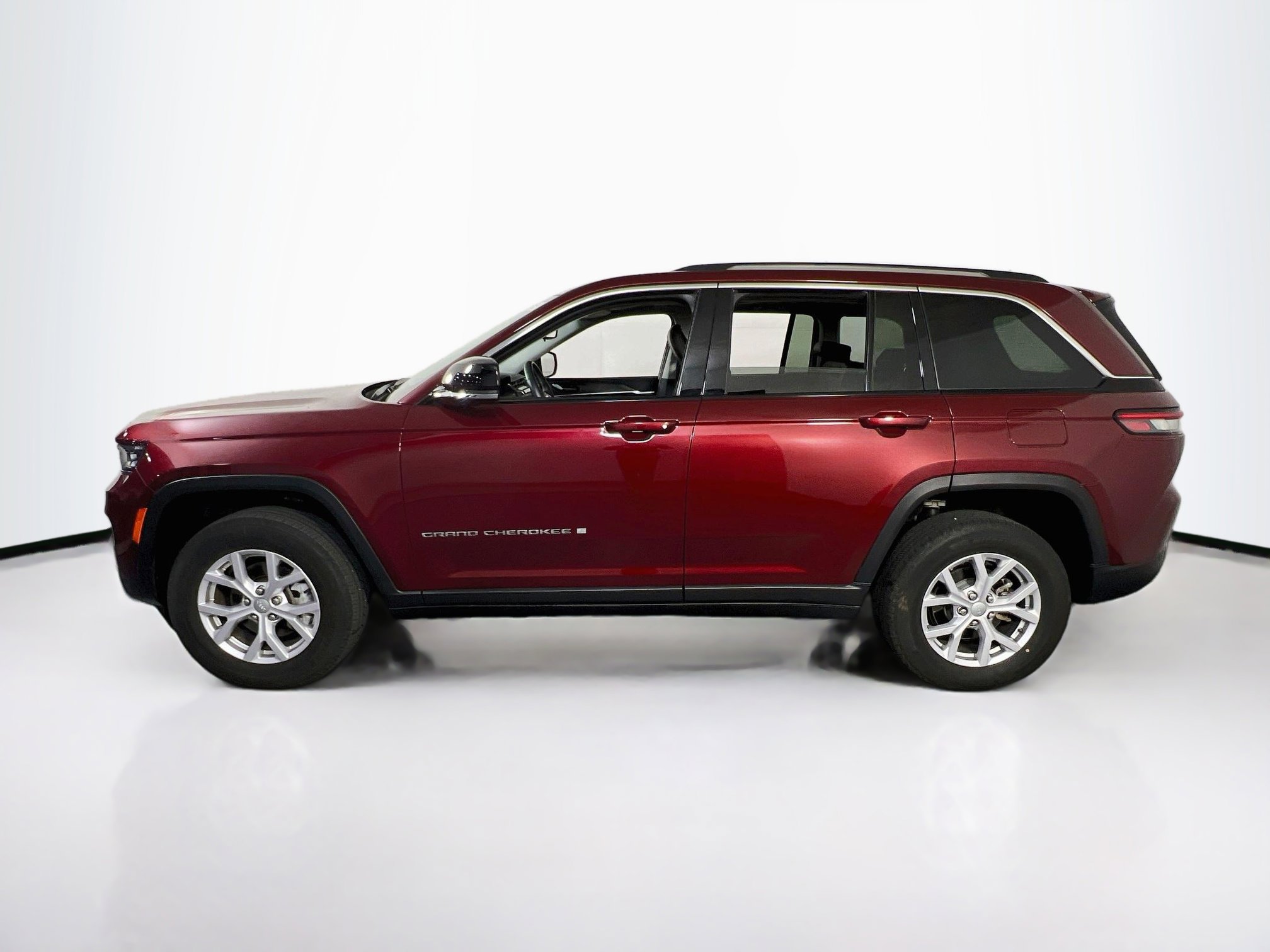 Used 2022 Jeep Grand Cherokee Limited image 8