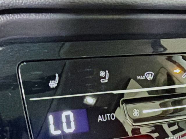 Used 2025 Volkswagen Taos SEL image 22