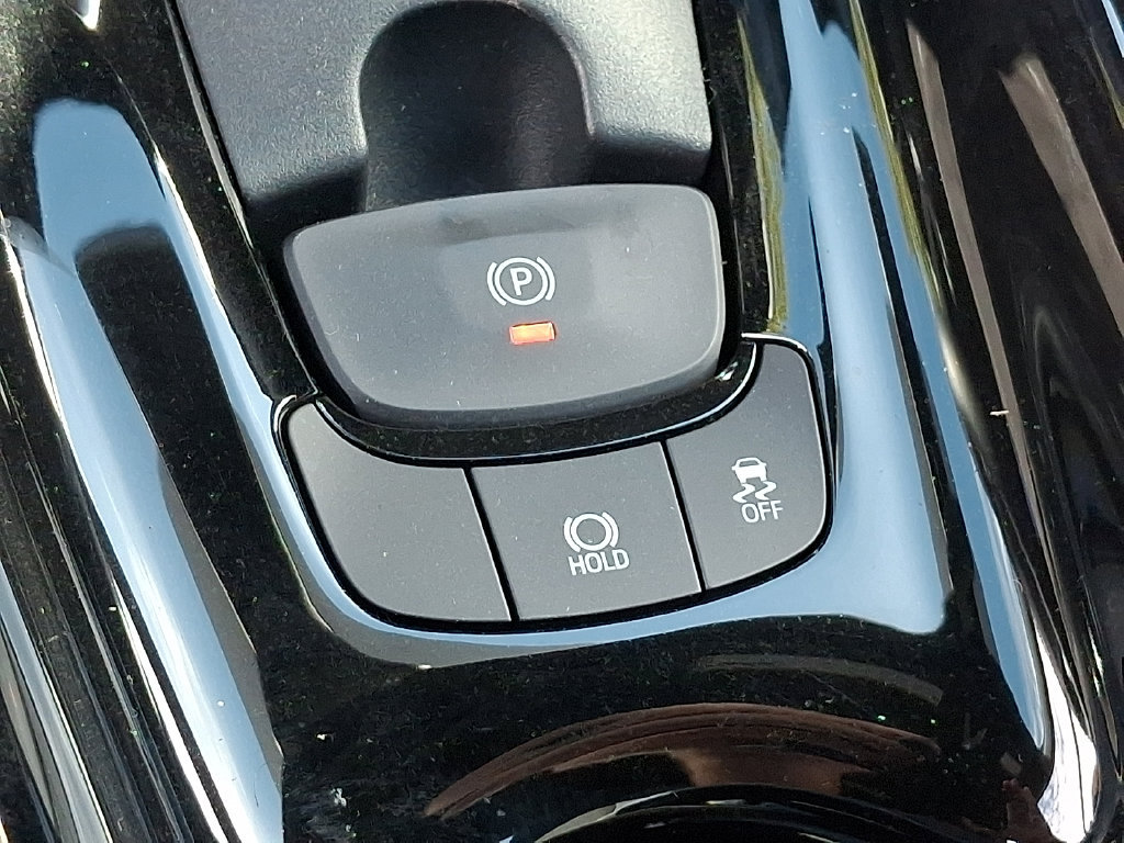 Used 2021 Toyota C-HR XLE FWD image 23