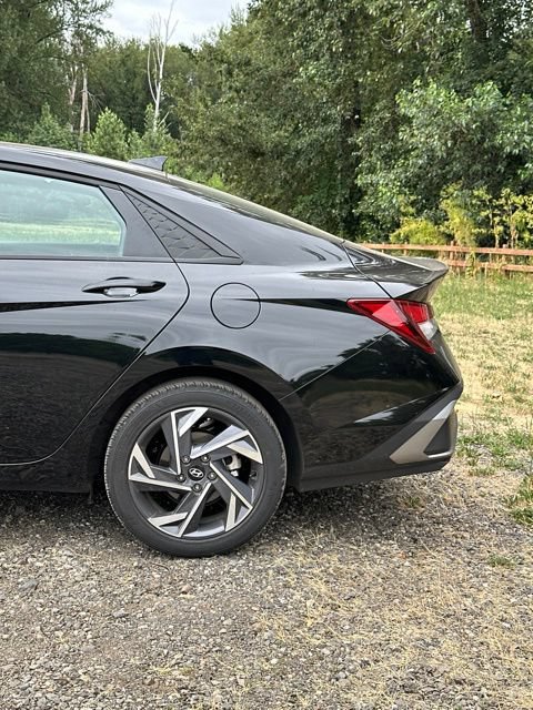 Certified 2025 Hyundai Elantra Sport FWD image 31