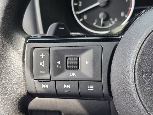 Used 2023 Nissan Rogue SV FWD image 26