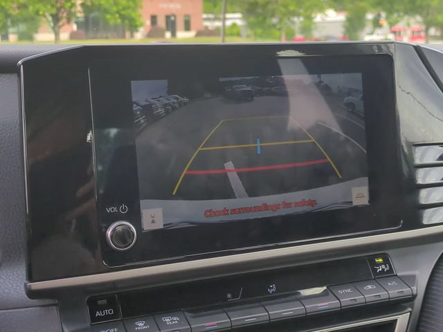Used 2025 Toyota Camry SE FWD image 26