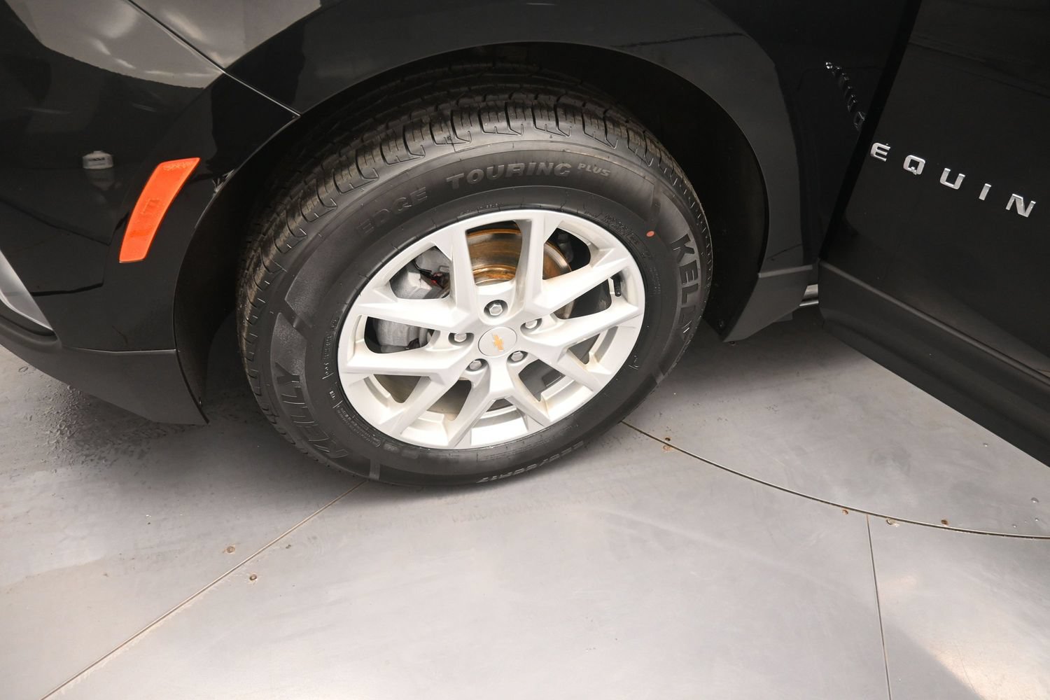 Used 2024 Chevrolet Equinox LT AWD/4WD image 13