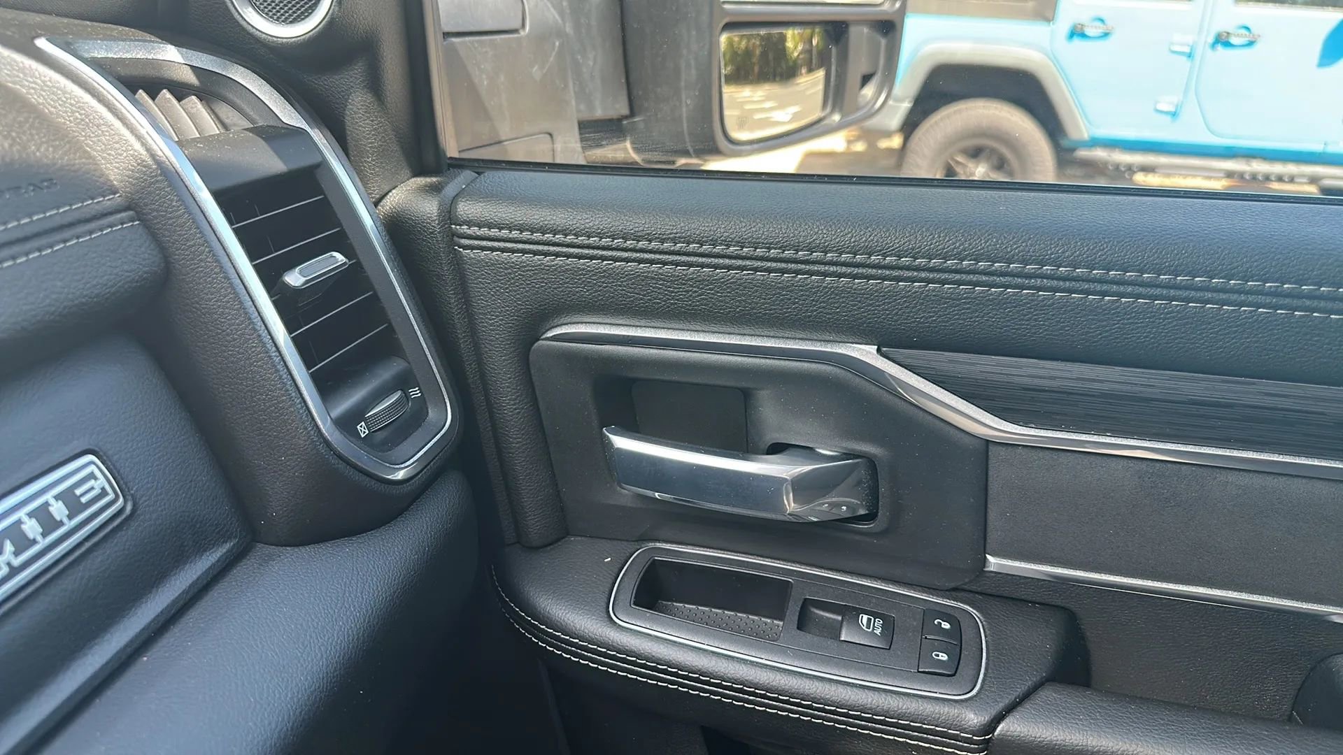 Used 2024 RAM 3500 Laramie w/ Night Edition AWD/4WD image 43