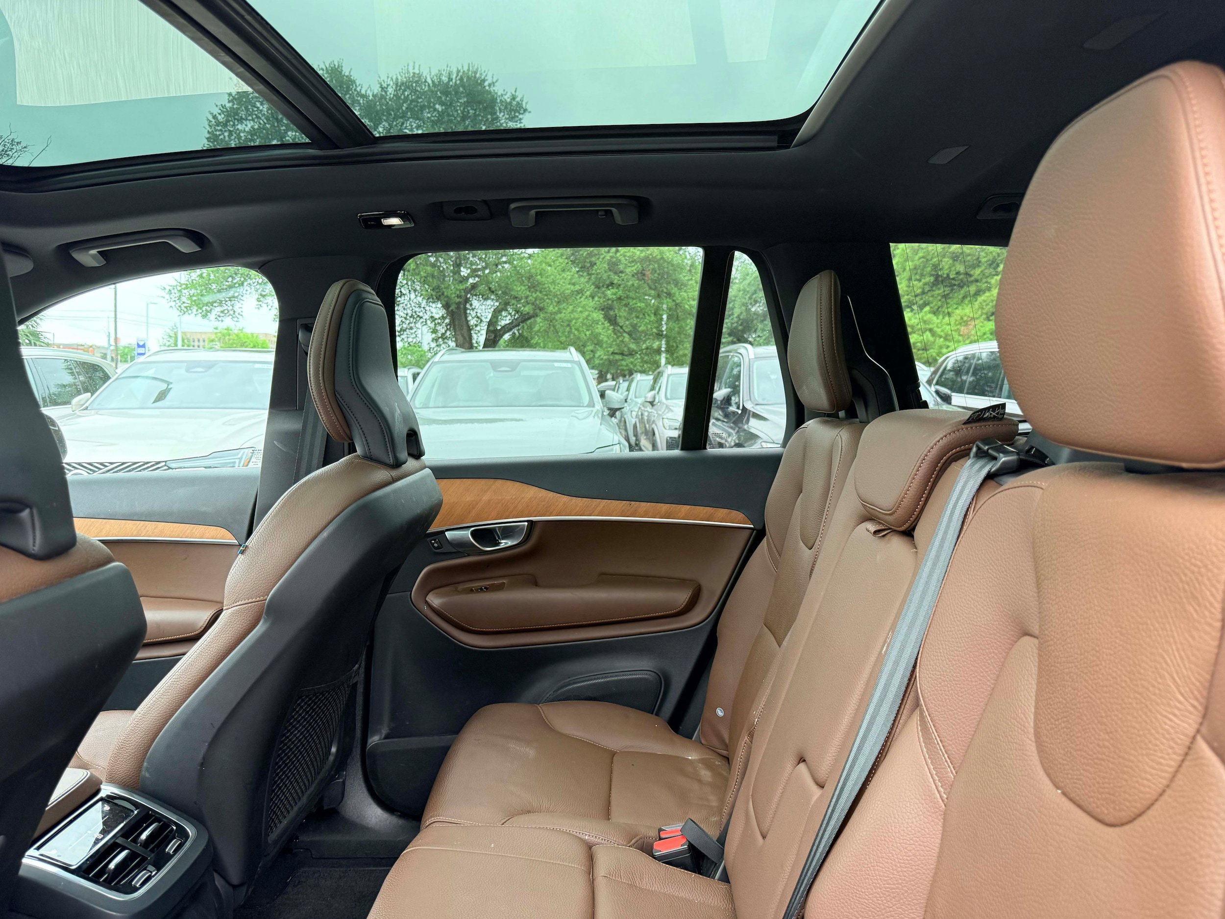 Certified 2023 Volvo XC90 T8 Plus AWD/4WD image 15