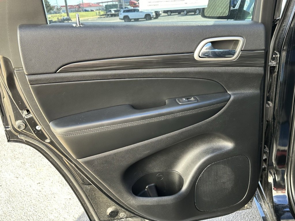 Used 2022 Jeep Grand Cherokee Laredo X image 13