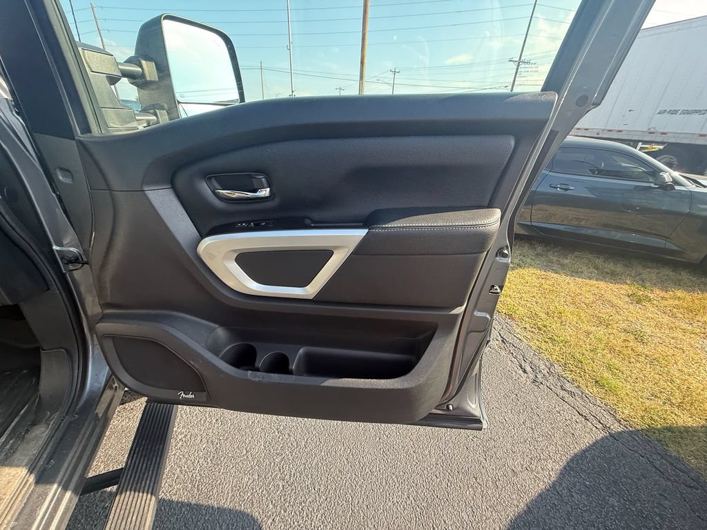 Used 2019 Nissan Titan PRO-4X w/ Pro-4x Convenience Package AWD/4WD image 22