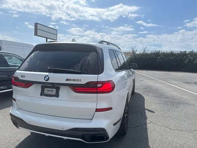 Used 2022 BMW X7 M50i AWD/4WD image 9
