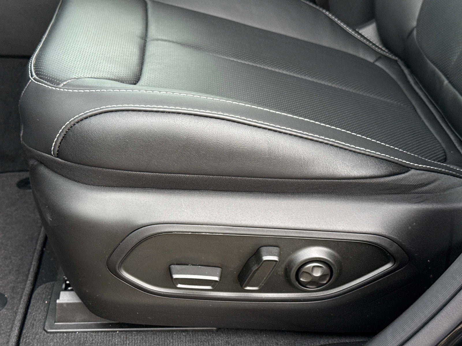 New 2026 Jeep Grand Cherokee Limited AWD/4WD image 22