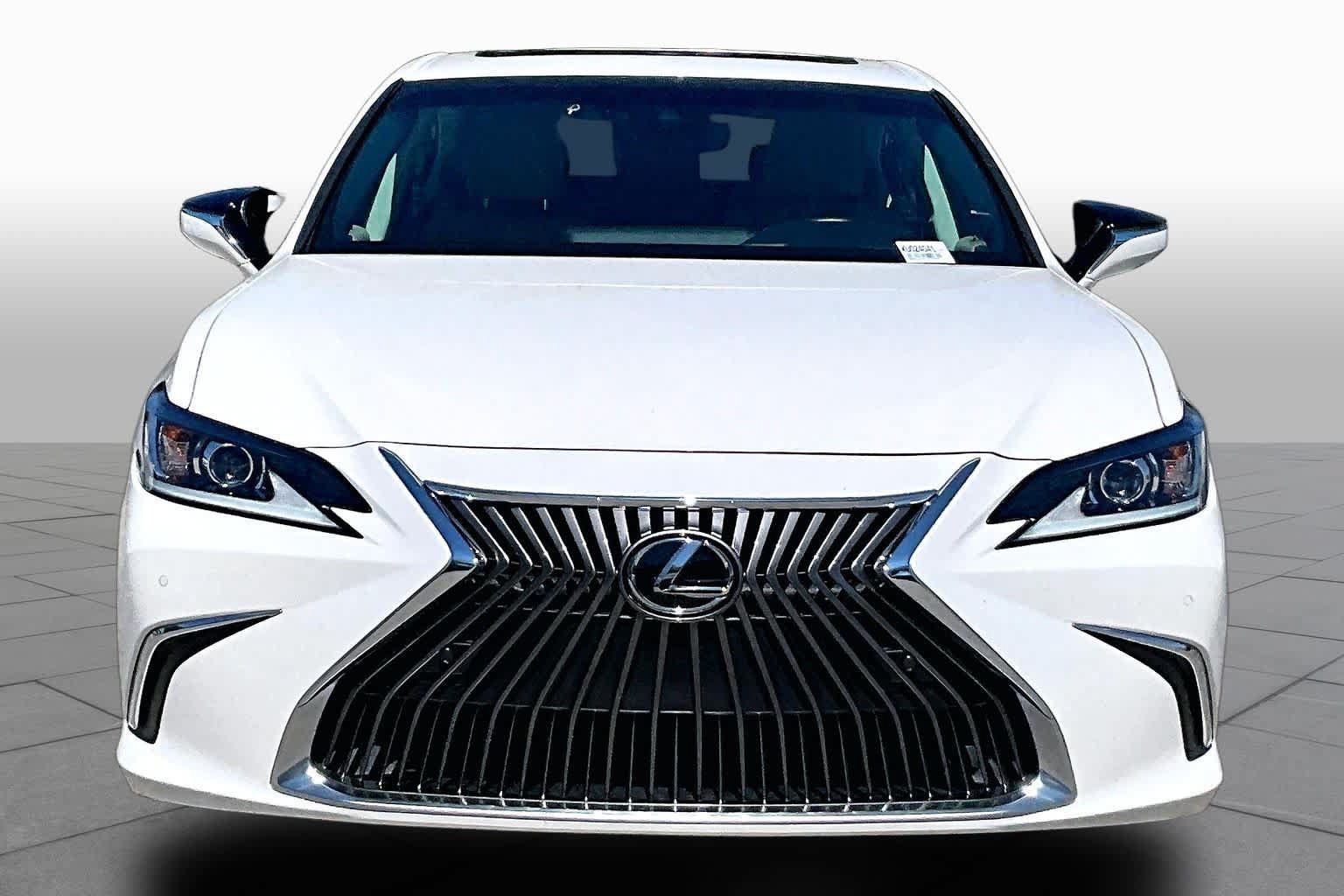 Used 2019 Lexus ES 350 w/ Premium Package FWD image 4