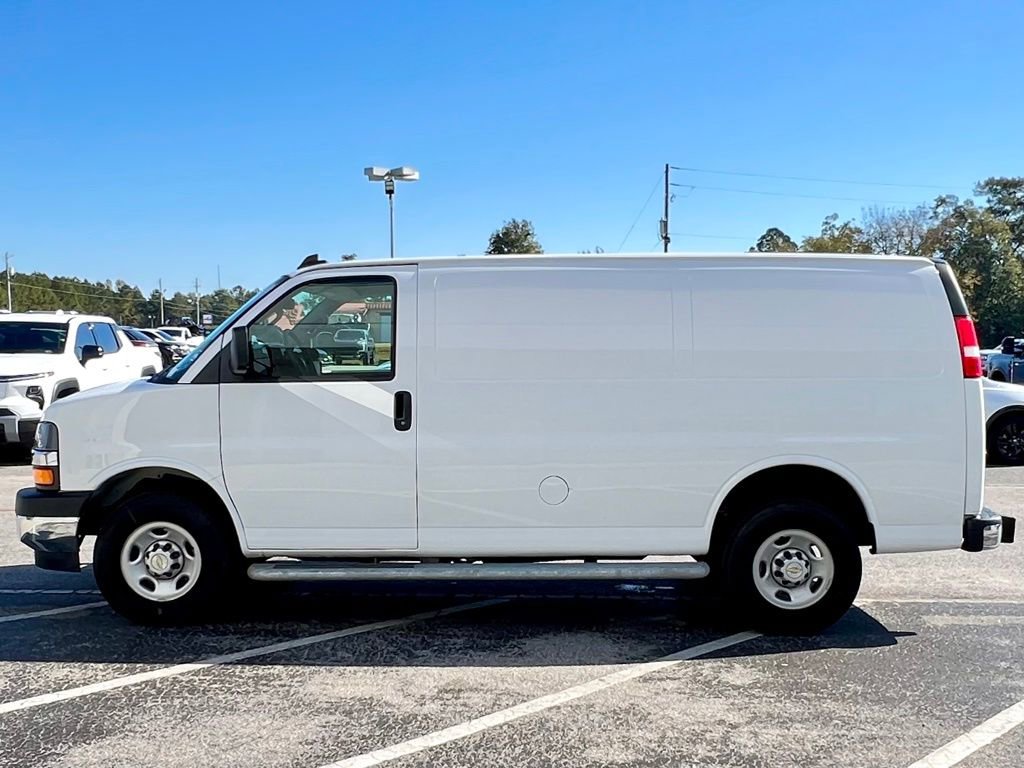 Used 2024 Chevrolet Express 2500 w/ Driver Convenience Package image 7