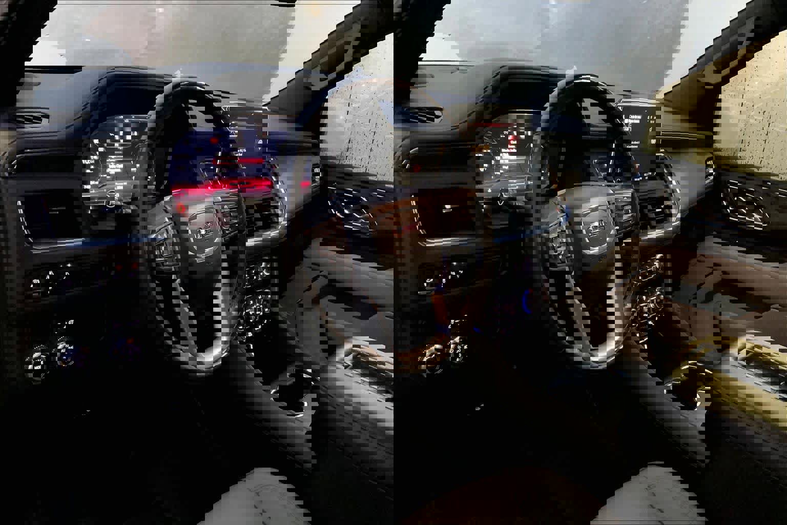 Used 2023 GMC Yukon SLT image 17