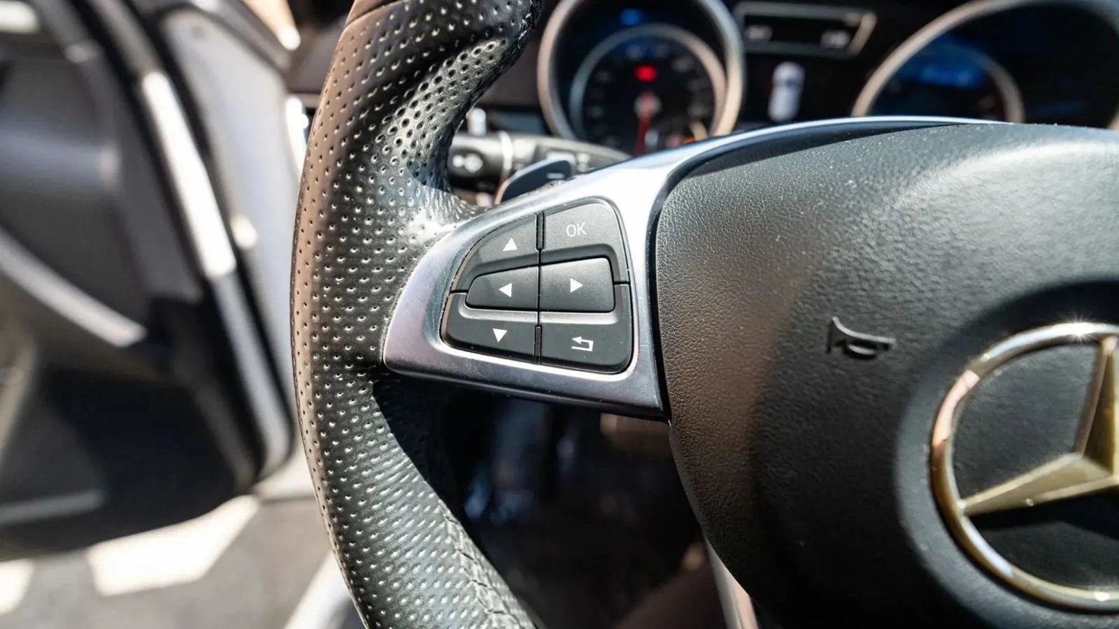 Used 2017 Mercedes-Benz GLE 43 AMG 4MATIC w/ Premium 2 Package image 41