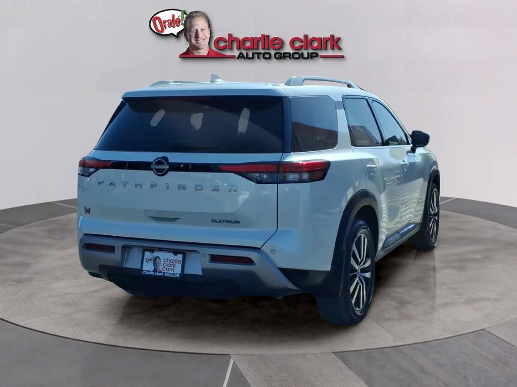 Used 2023 Nissan Pathfinder Platinum FWD image 5