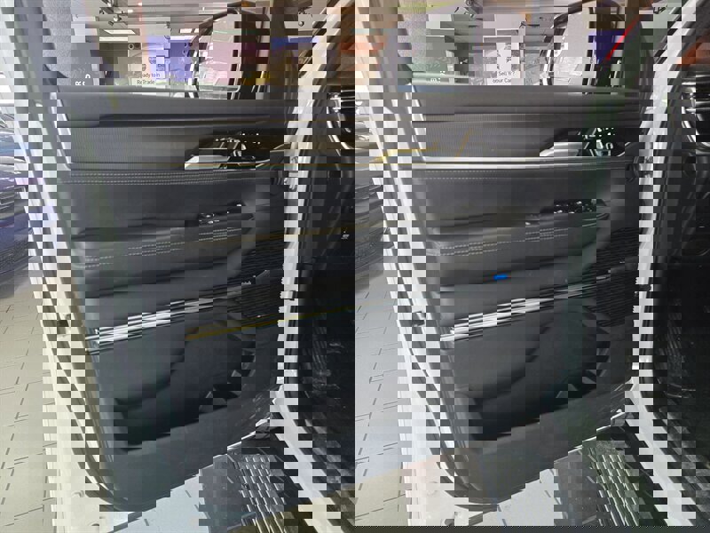 Used 2024 Jeep Grand Wagoneer L Series II w/ Quick Order Packagew 28T image 6