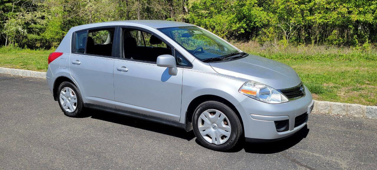 Used 2011 Nissan Versa 1.8 S w/ Plus Pkg FWD image 2