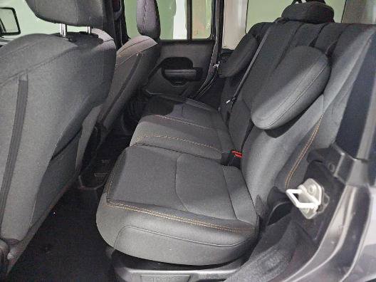 Used 2024 Jeep Wrangler Unlimited w/ Convenience Group image 9