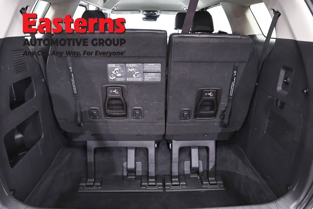 Used 2022 Kia Carnival LX image 9