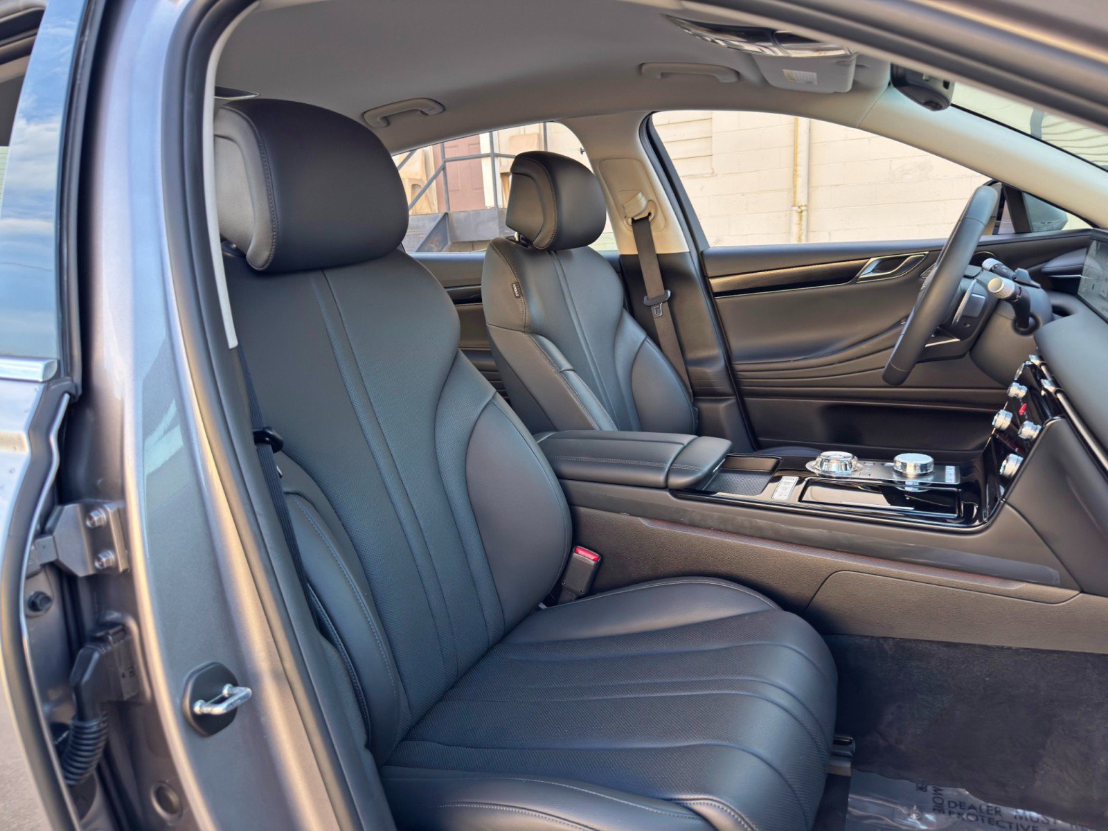 Used 2025 Genesis G80 2.5T AWD/4WD image 43