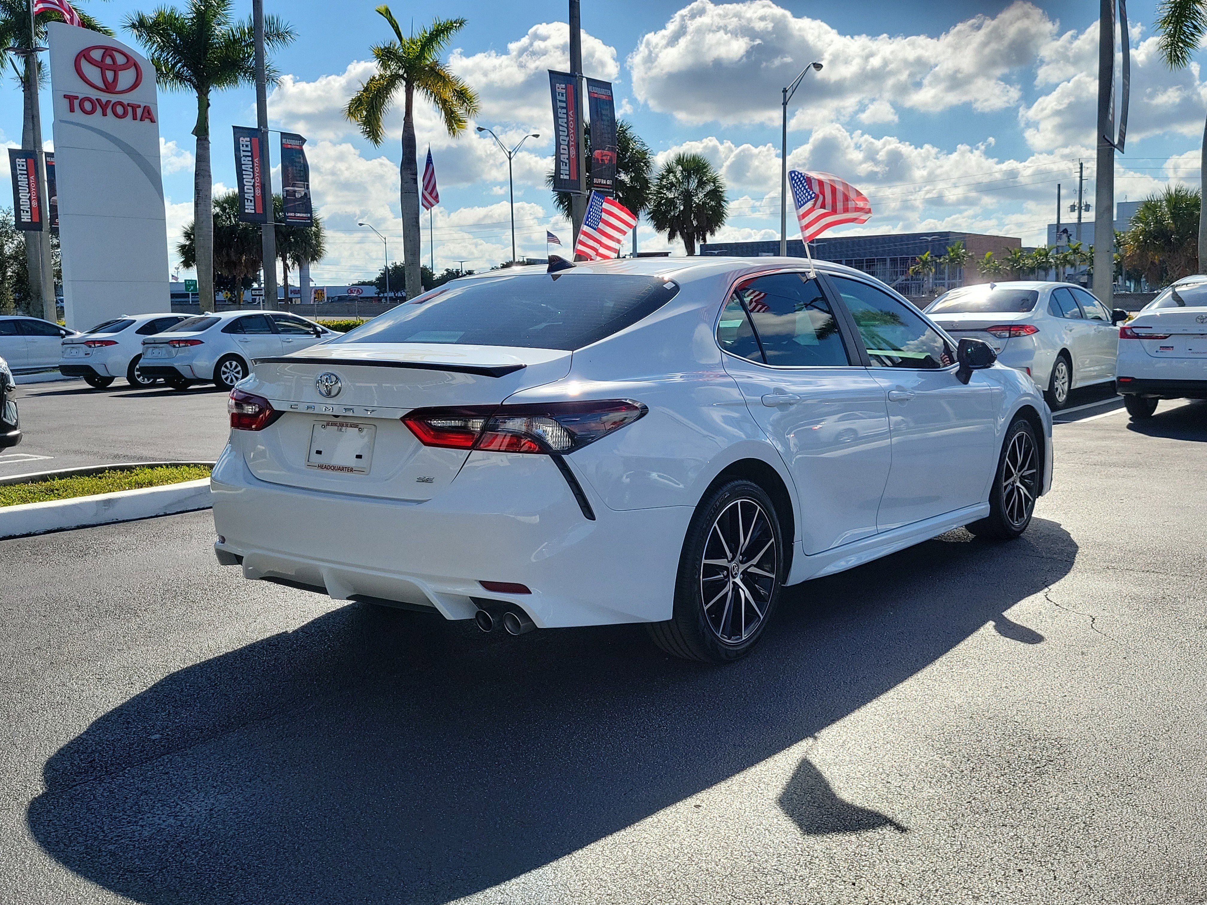 Used 2024 Toyota Camry SE image 12