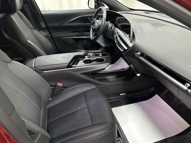Certified 2025 Cadillac Lyriq Luxury w/ LPO, Floor Liner Package AWD/4WD image 18