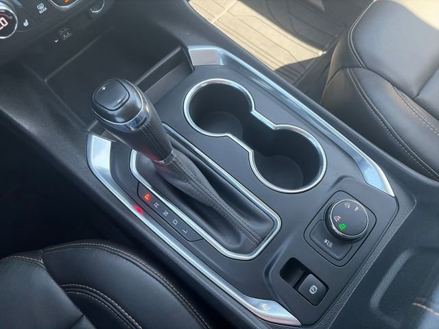 Used 2020 Chevrolet Traverse LT w/ LT Premium Package AWD/4WD image 24