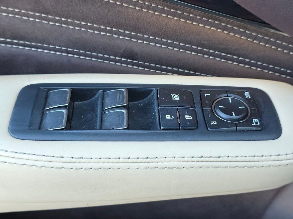 Used 2018 Lexus LS 500 500 Base w/ Interior Upgrade Package image 31