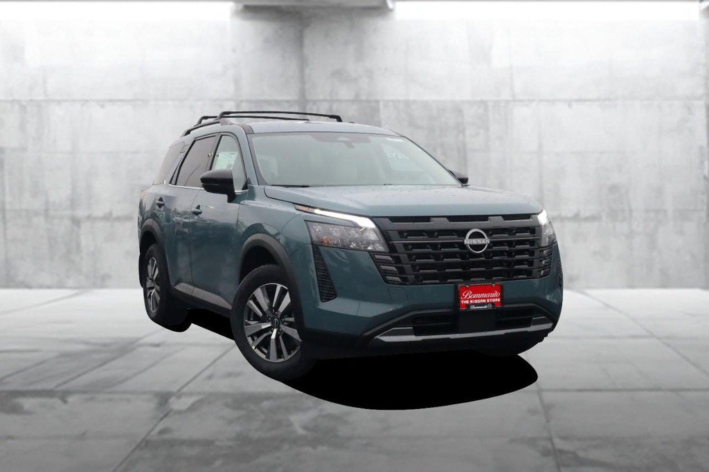New 2026 Nissan Pathfinder SL image 2