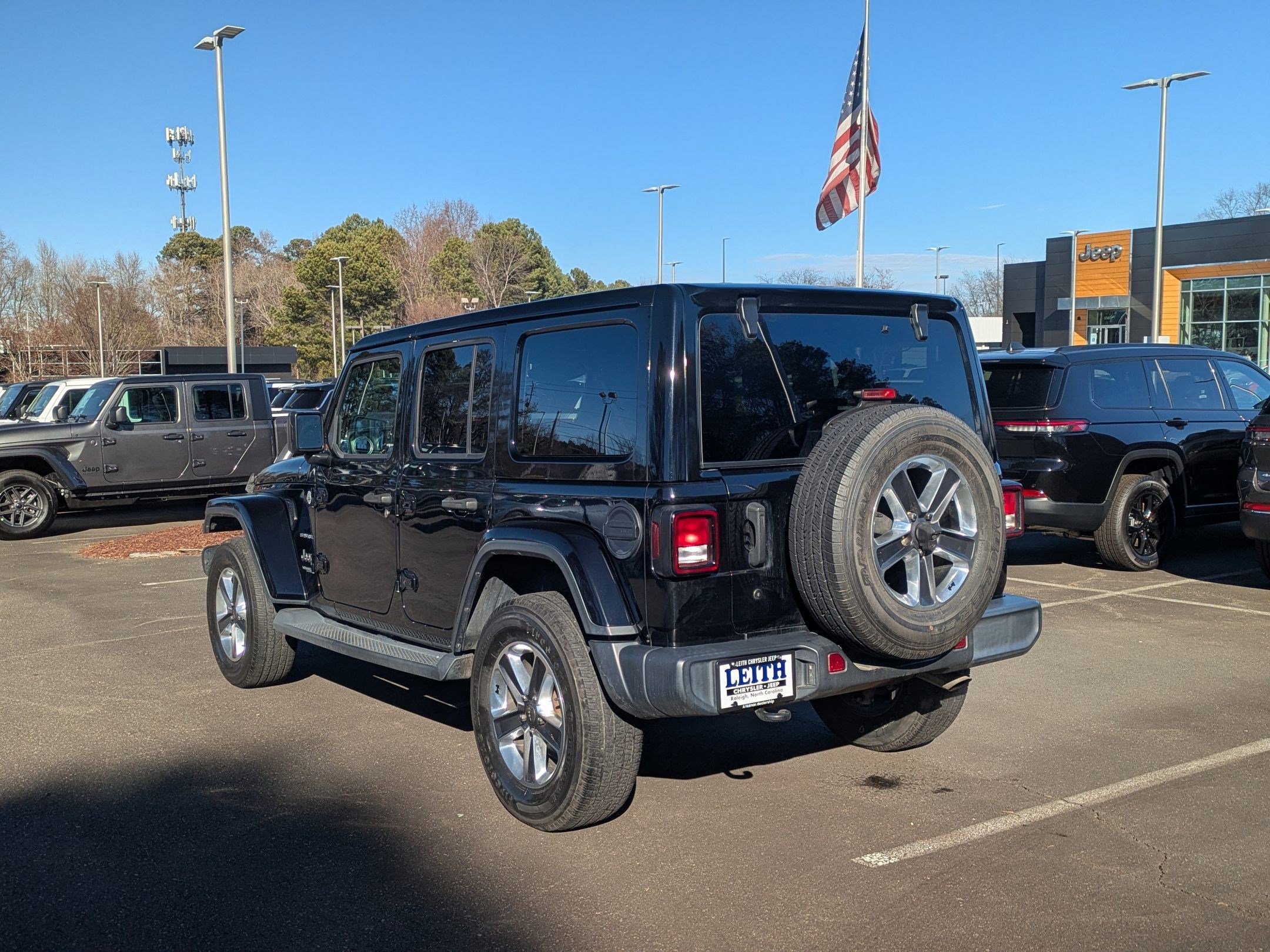 Used 2019 Jeep Wrangler Unlimited Sahara w/ Uconnect 4C Nav & Sound Group image 7