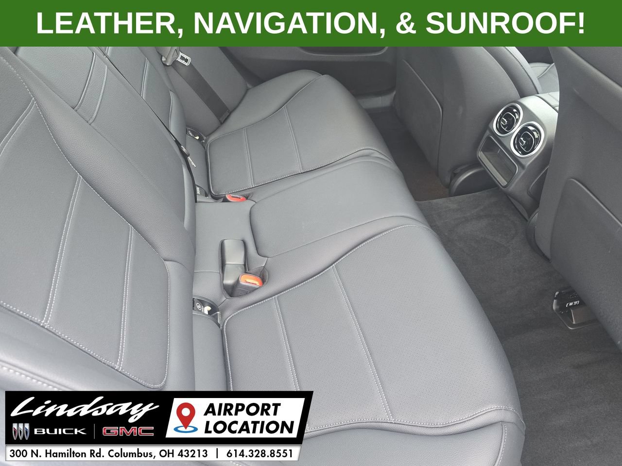 Used 2025 Mercedes-Benz C 300 4MATIC Sedan image 27
