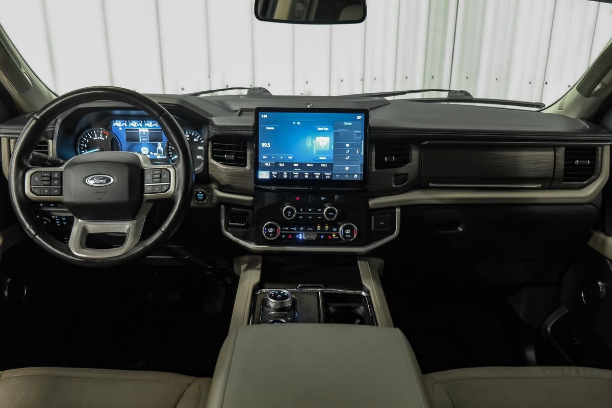 Used 2022 Ford Expedition Max Limited image 13