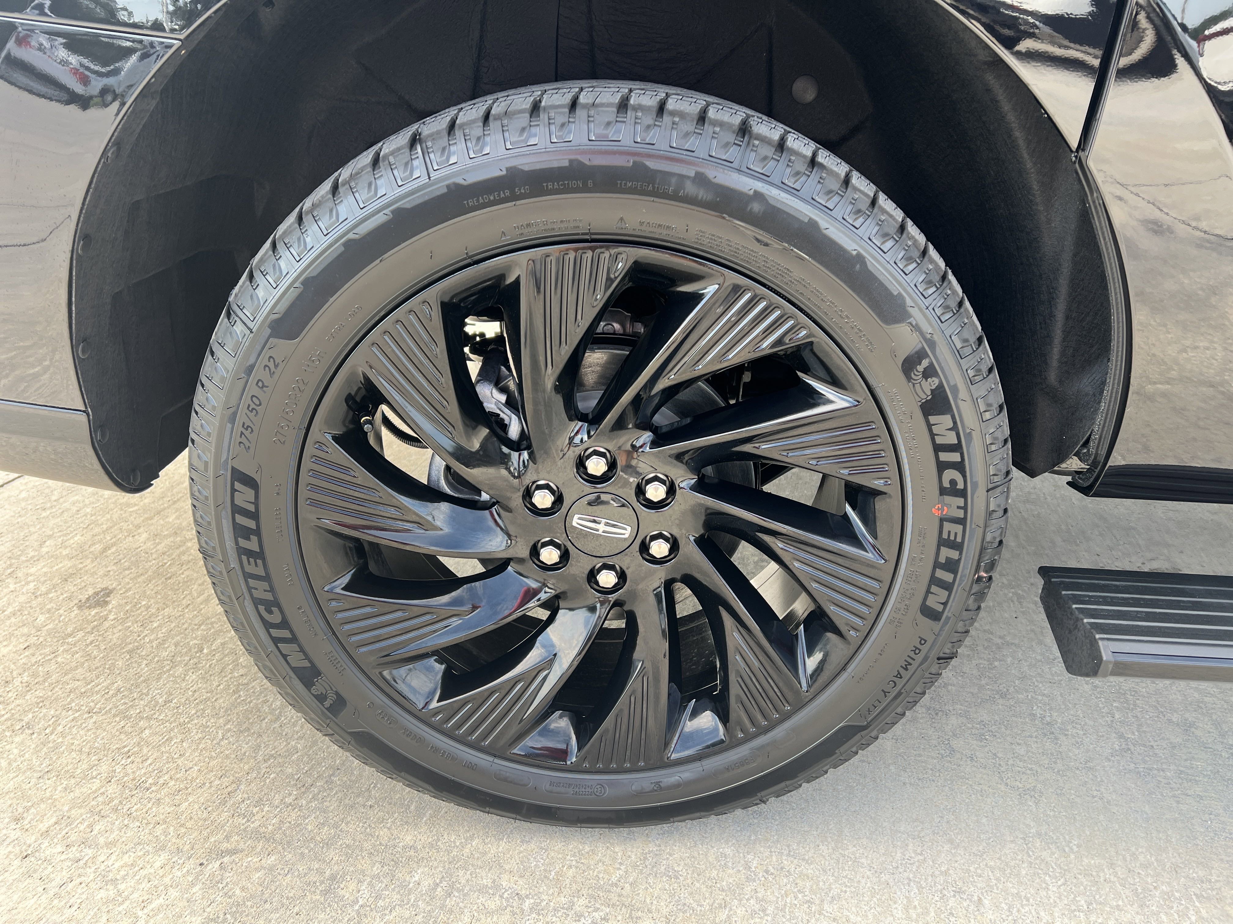 New 2025 Lincoln Navigator L Reserve image 9