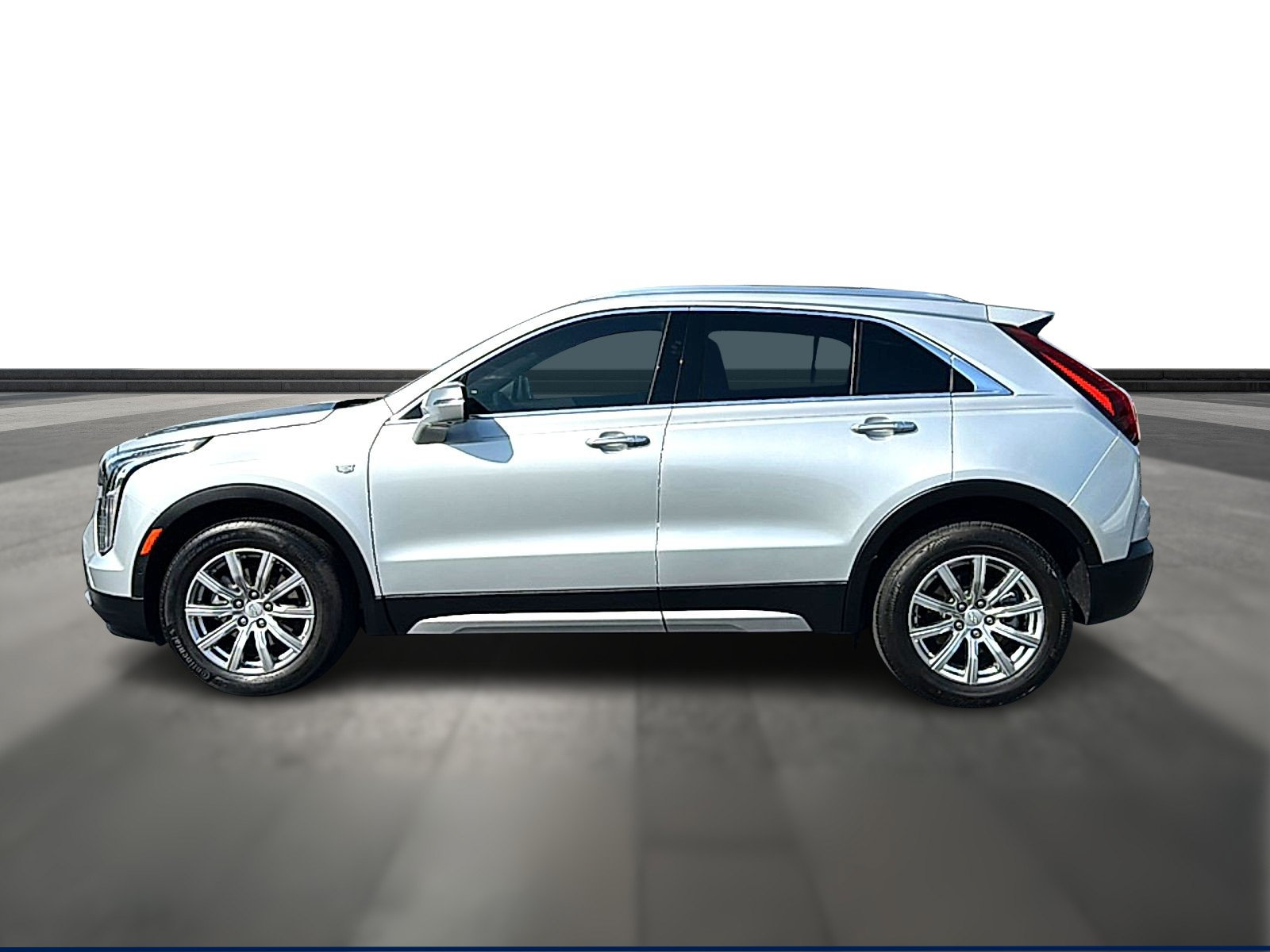 Used 2022 Cadillac XT4 Premium Luxury w/ Enhanced Visibility Package FWD image 5