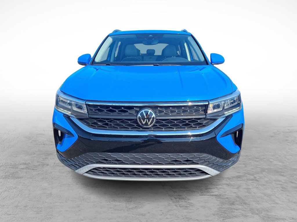 Used 2023 Volkswagen Taos SE w/ Panoramic Sunroof Package image 8