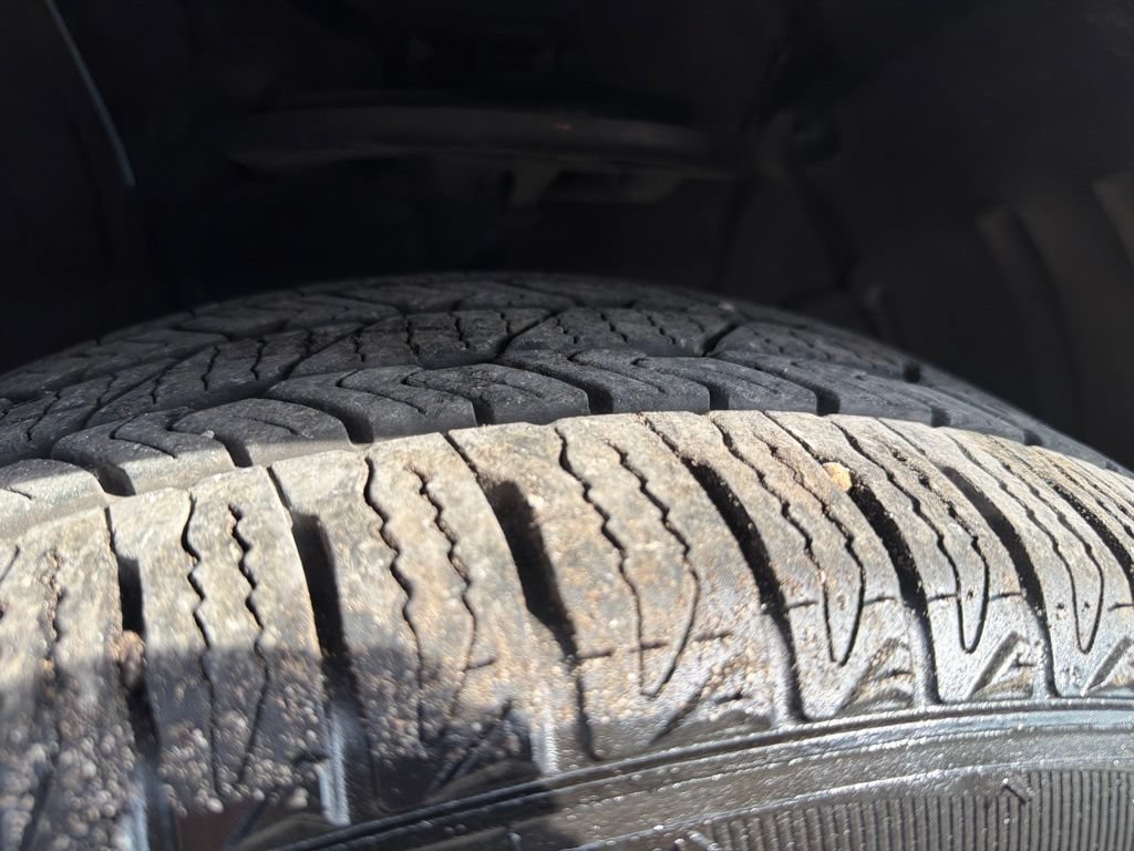 Used 2019 Toyota Highlander LE FWD image 24