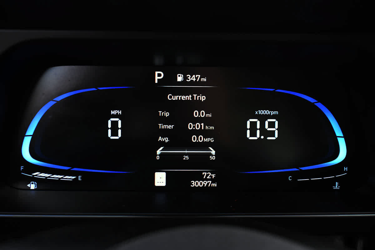 Used 2025 Hyundai Elantra Sport FWD image 13