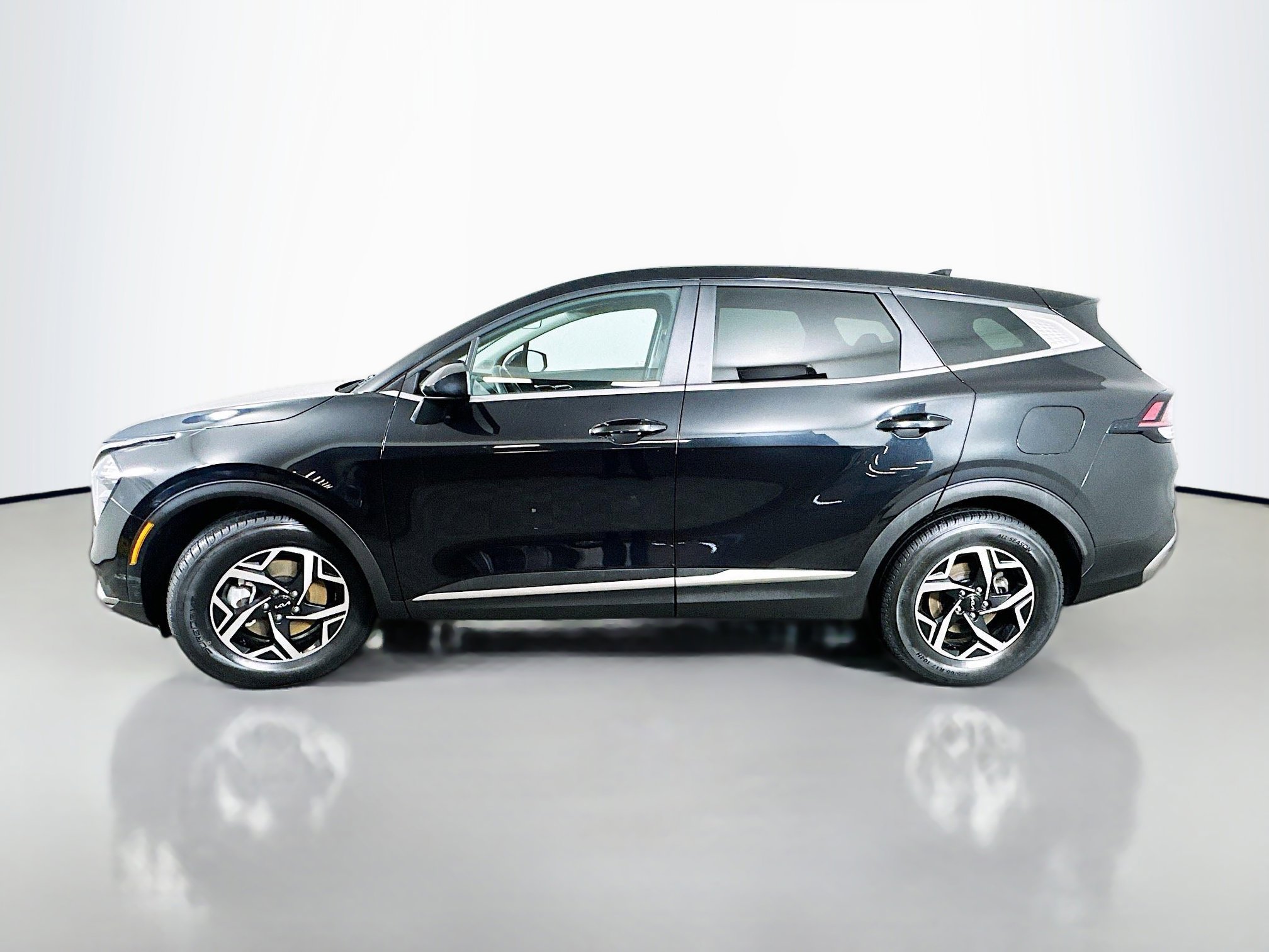 Certified 2023 Kia Sportage LX FWD image 4