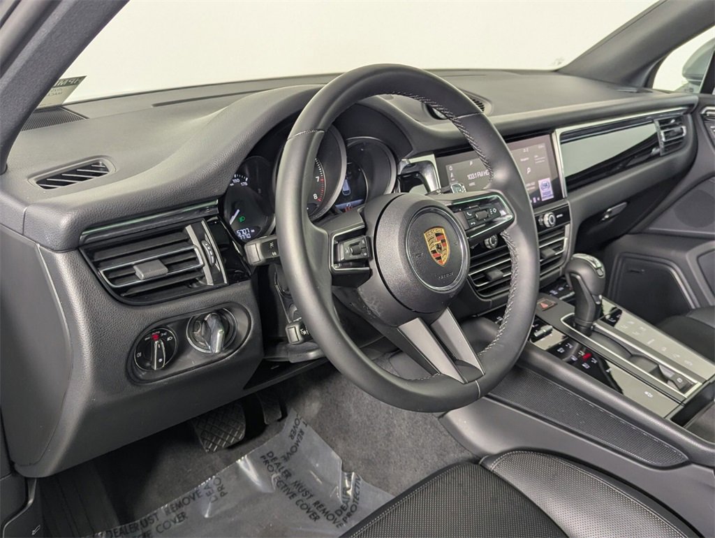 Used 2025 Porsche Macan Base w/ Premium Package Plus image 11