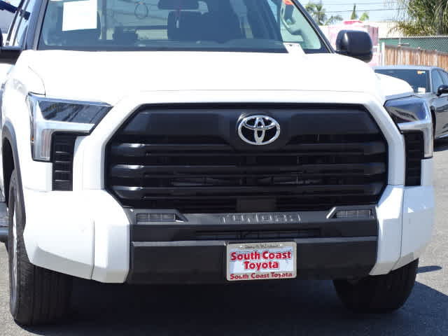 Used 2022 Toyota Tundra SR5 w/ Convenience Package RWD image 4