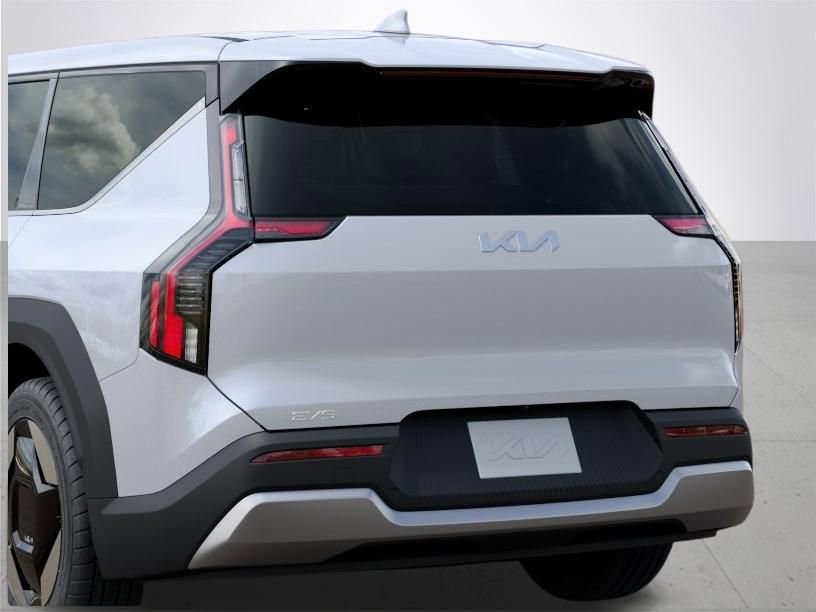 New 2026 Kia EV9 Light image 13