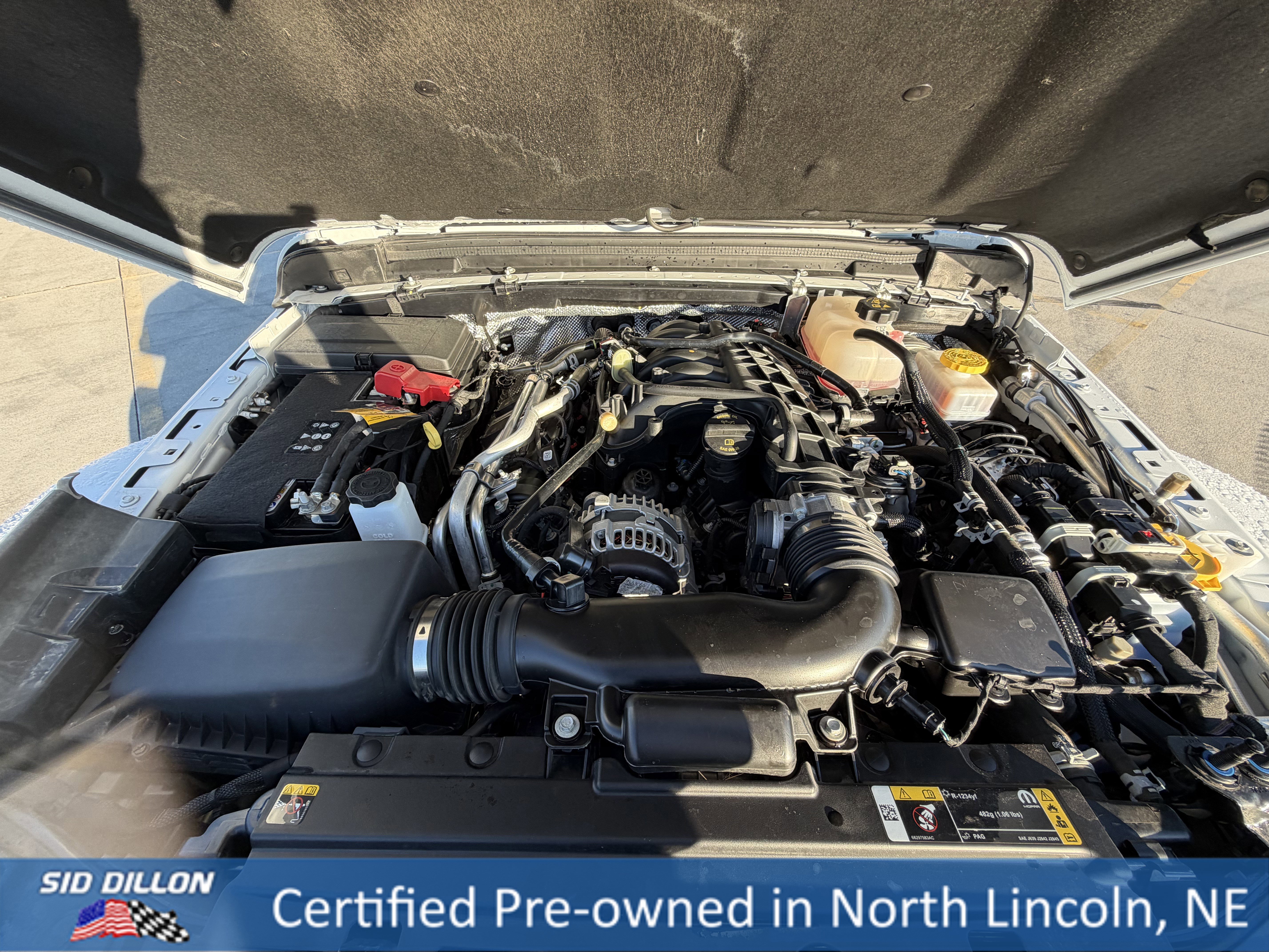 Used 2024 Jeep Wrangler Sahara w/ Technology Group image 10