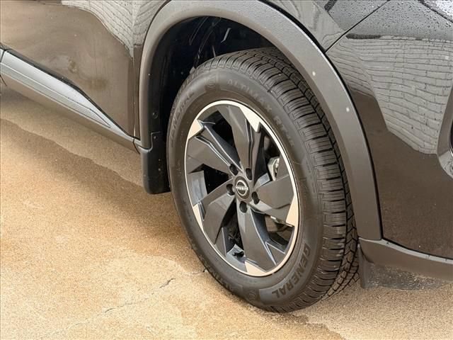 Used 2024 Nissan Rogue SV w/ SV Premium Package AWD/4WD image 29