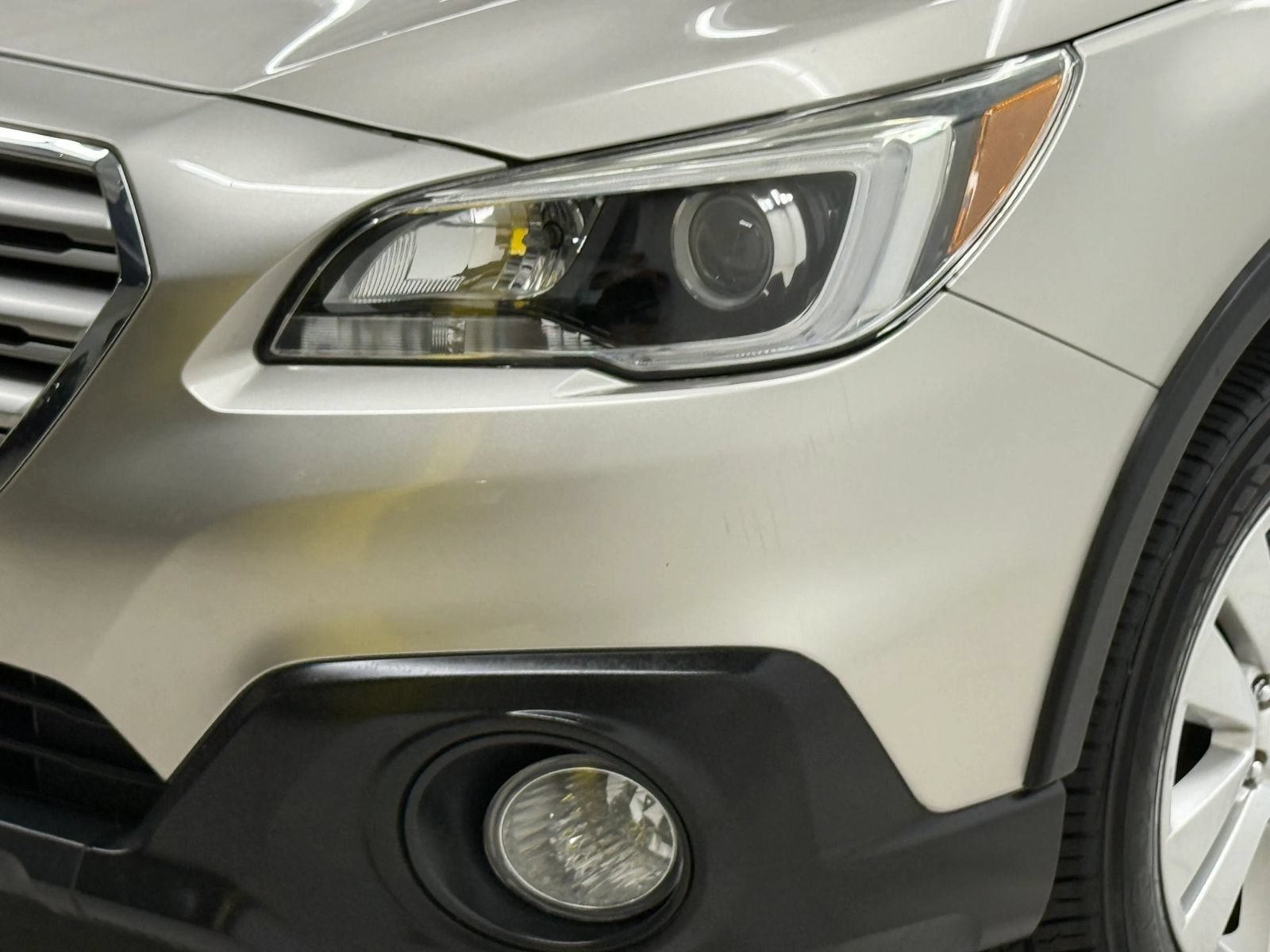 Used 2017 Subaru Outback 2.5i Premium AWD/4WD image 4