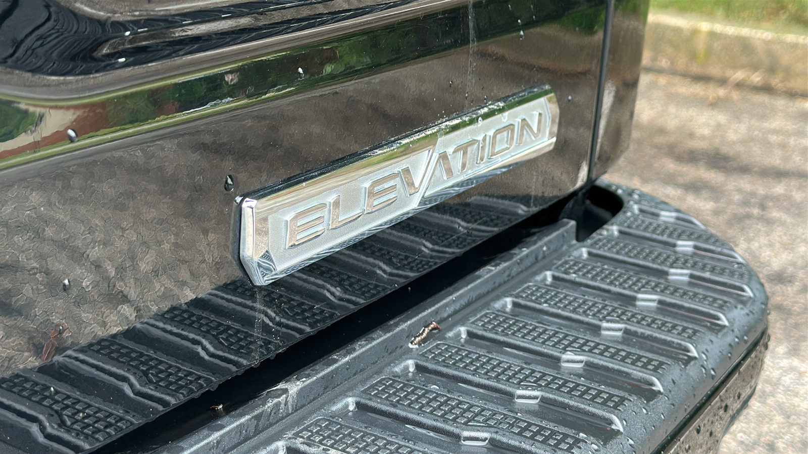 Used 2021 GMC Sierra 1500 Elevation w/ LPO, Elevation Black Package AWD/4WD image 9