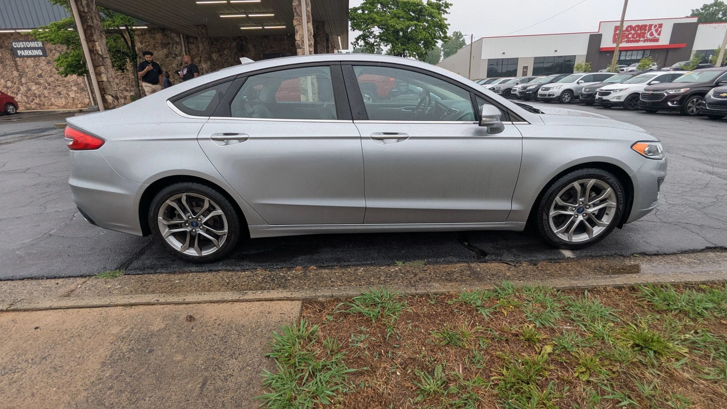 Used 2020 Ford Fusion SEL FWD image 8