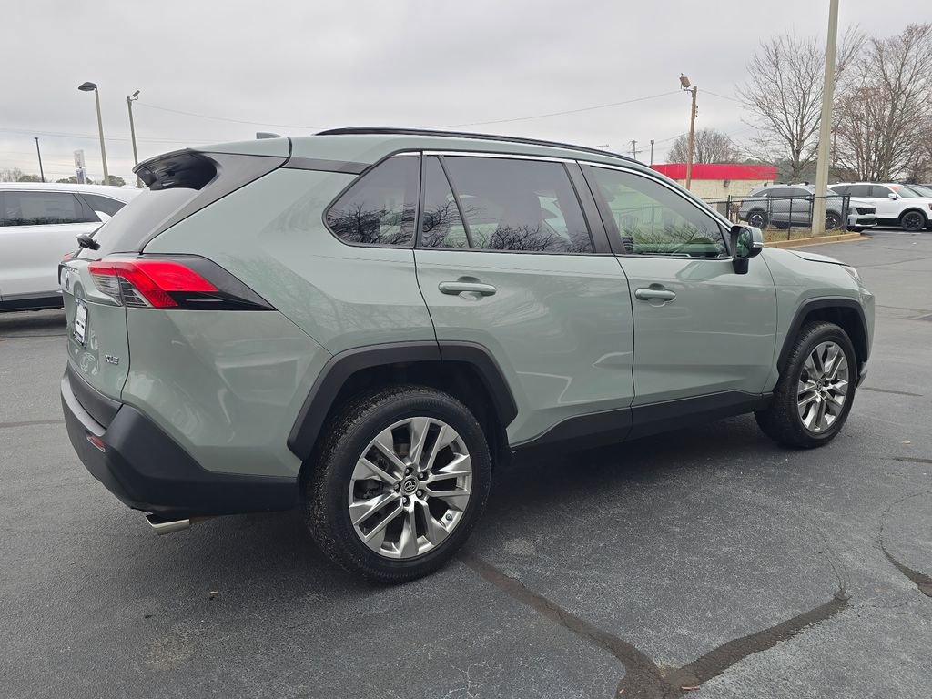 Used 2019 Toyota RAV4 XLE Premium image 3