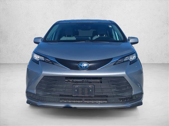 Certified 2021 Toyota Sienna LE image 2